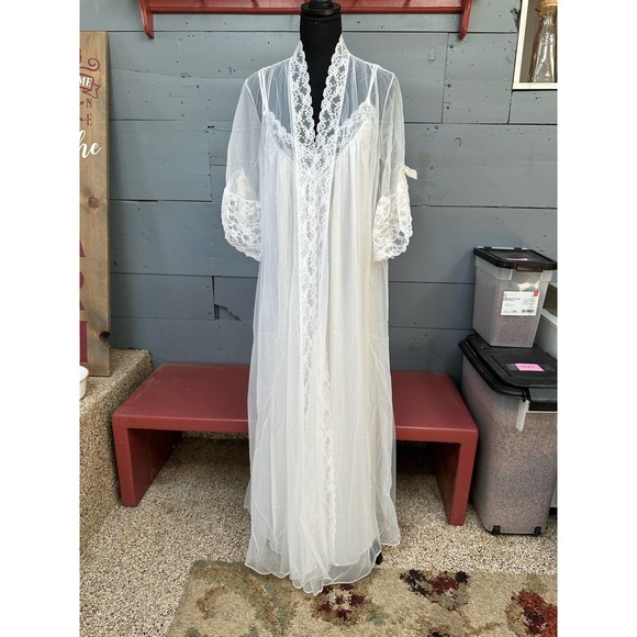 2 Vintage nightgown sets - Picture 13 of 16